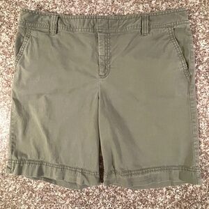 Caslon Bermuda Shorts Size 12 9” inseam Green